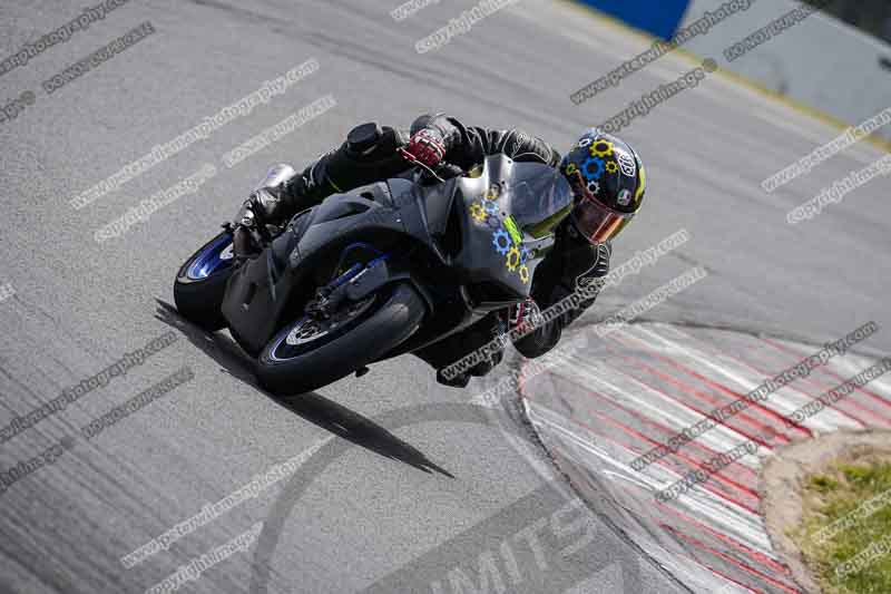 donington no limits trackday;donington park photographs;donington trackday photographs;no limits trackdays;peter wileman photography;trackday digital images;trackday photos